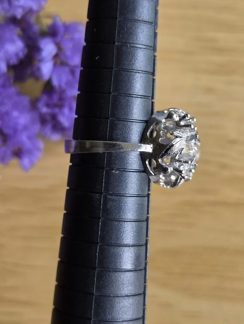 Vintage Sterling Silver Floral Ring. Size 6.5